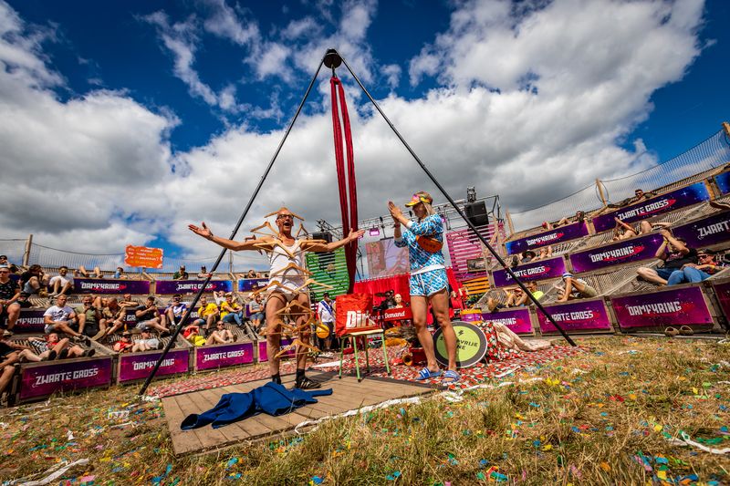 Dampkring, Zwarte Cross