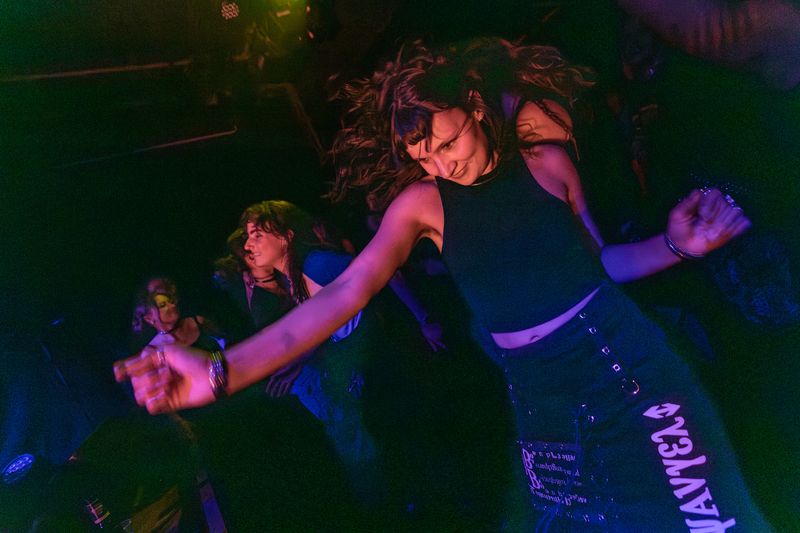 Girls to the Front