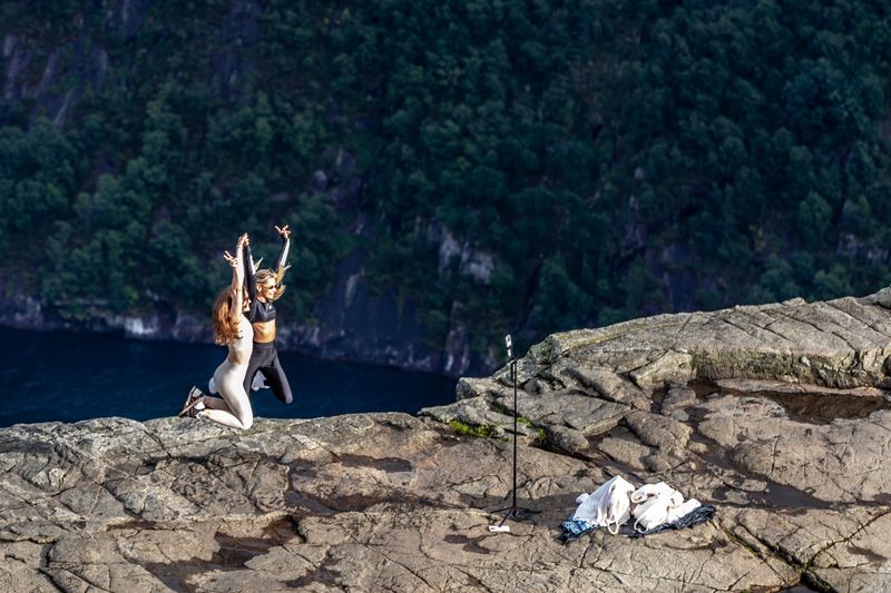 Preikestolen paparazzi